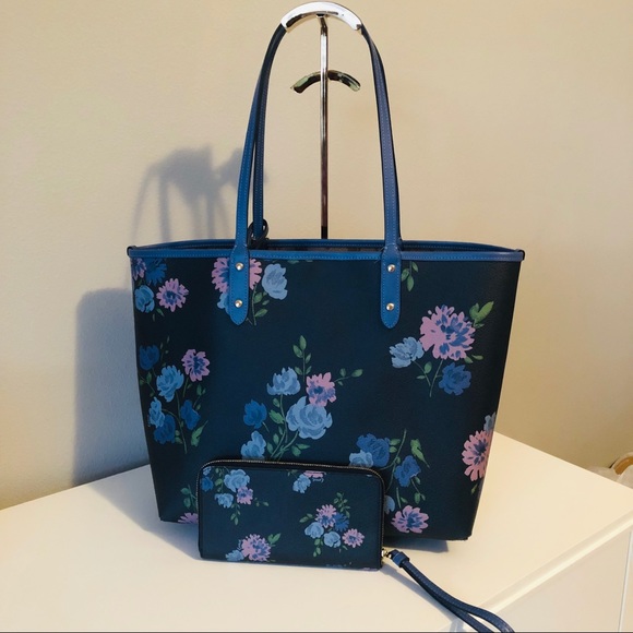 Coach Painted Peony Reversible Tote & Wallet NWT - Picture 3 of 8